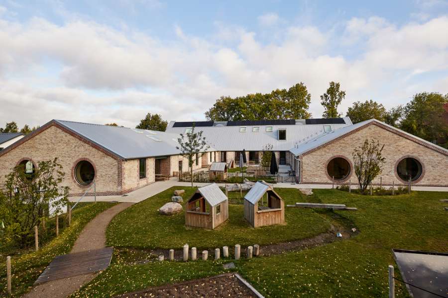 Steel, wood and recycled brick make Gladsaxe kindergartens CO2-neutral, Børnehuset Egedammen, Klausdalsbrovej 195, 2860 Søborg